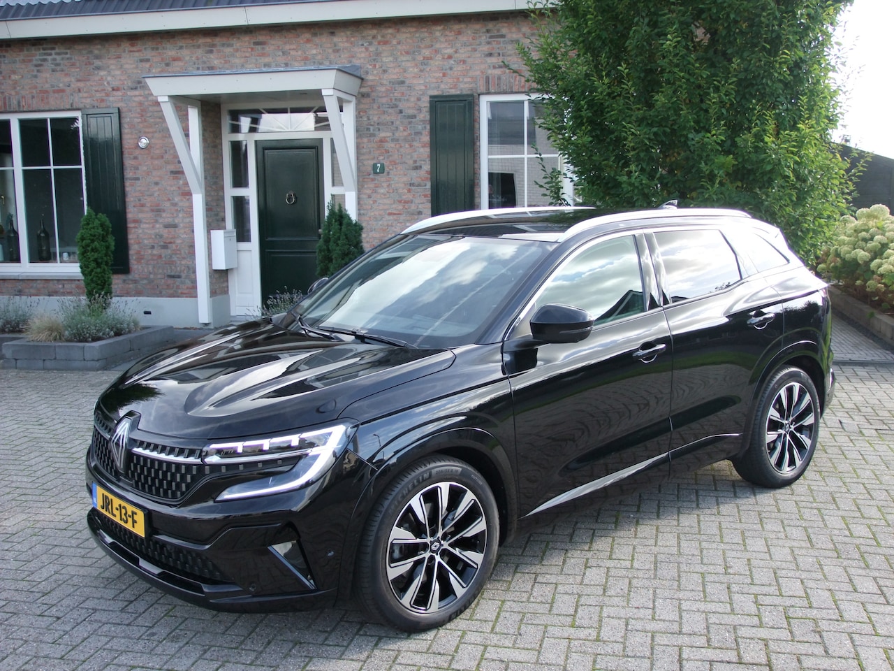 Renault Austral - 1.2 E-Tech full hybrid 200 iconic , Led , HarmanKardon , Carplay , Adap-cruise enz. - AutoWereld.nl