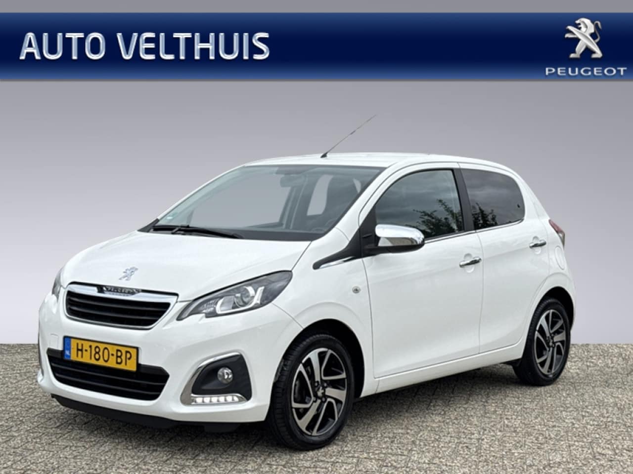 Peugeot 108 - 1.0 e-VTi 72pk 5-drs Allure *camera, touchscreen, lmv* - AutoWereld.nl