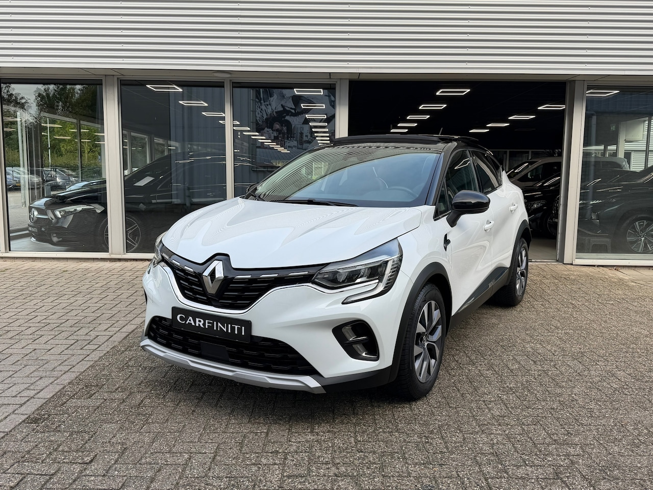 Renault Captur - 1.0 TCe 100 Intens | Navigatie | Cruise | Clima | Keyless | Panoramadak | 17".. - AutoWereld.nl