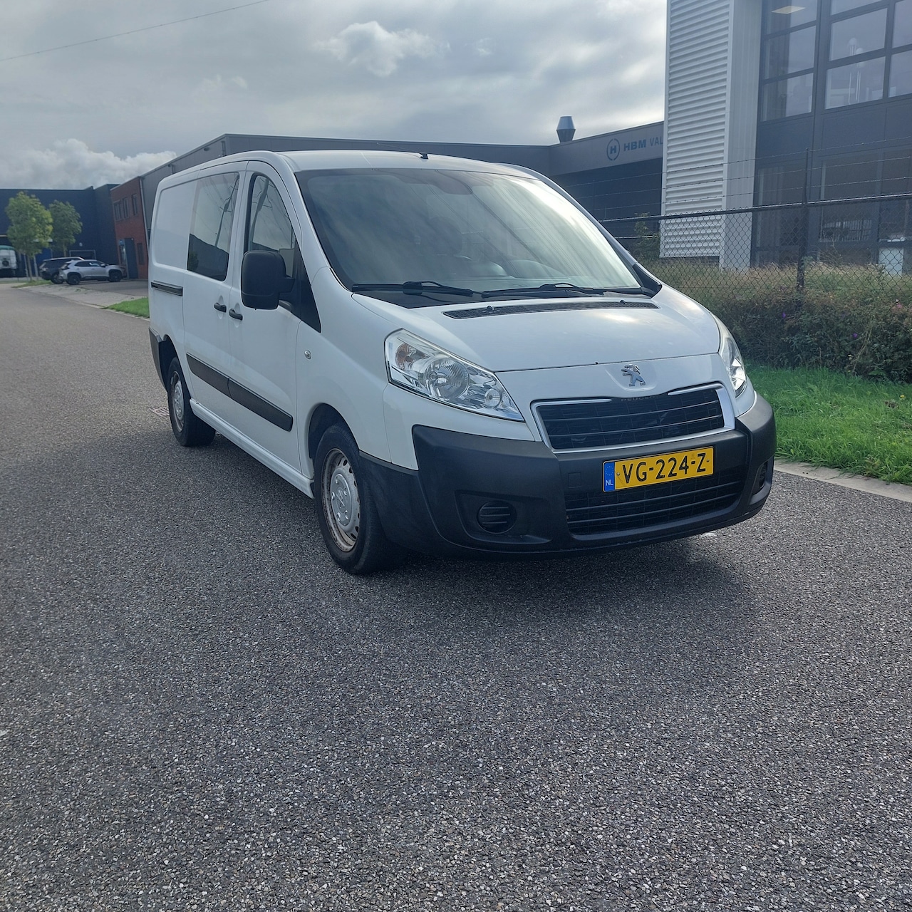 Peugeot Expert - 229 2.0 HDI L2H2 Double Cab - 6 seats - AutoWereld.nl