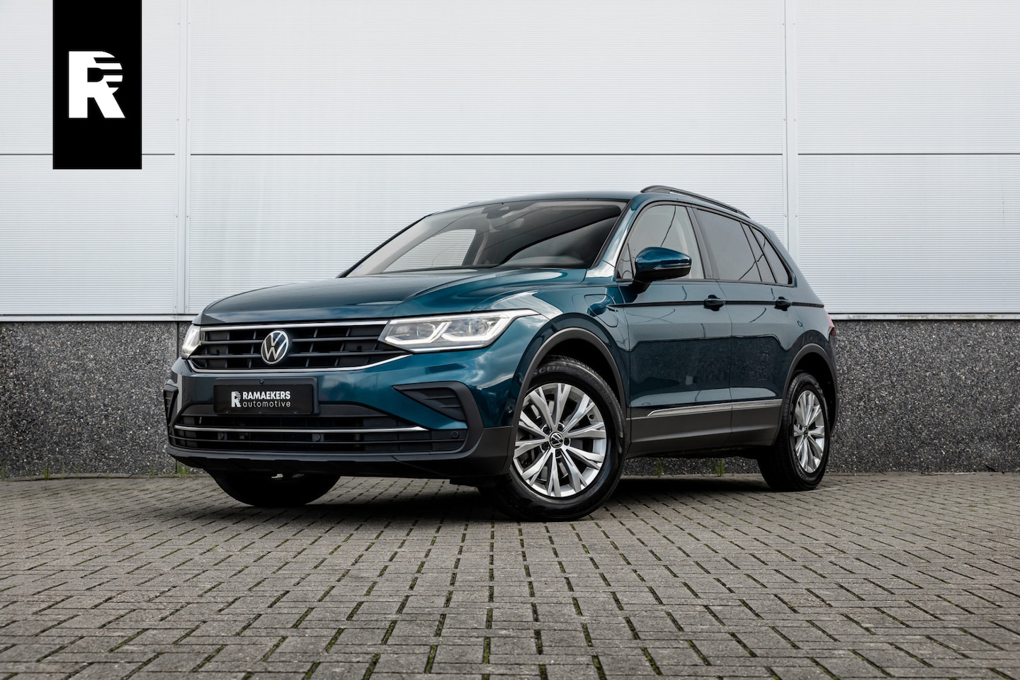 Volkswagen Tiguan - 1.4 TSI eHybrid Leder / 360 camera / Elektrische stoel / - AutoWereld.nl