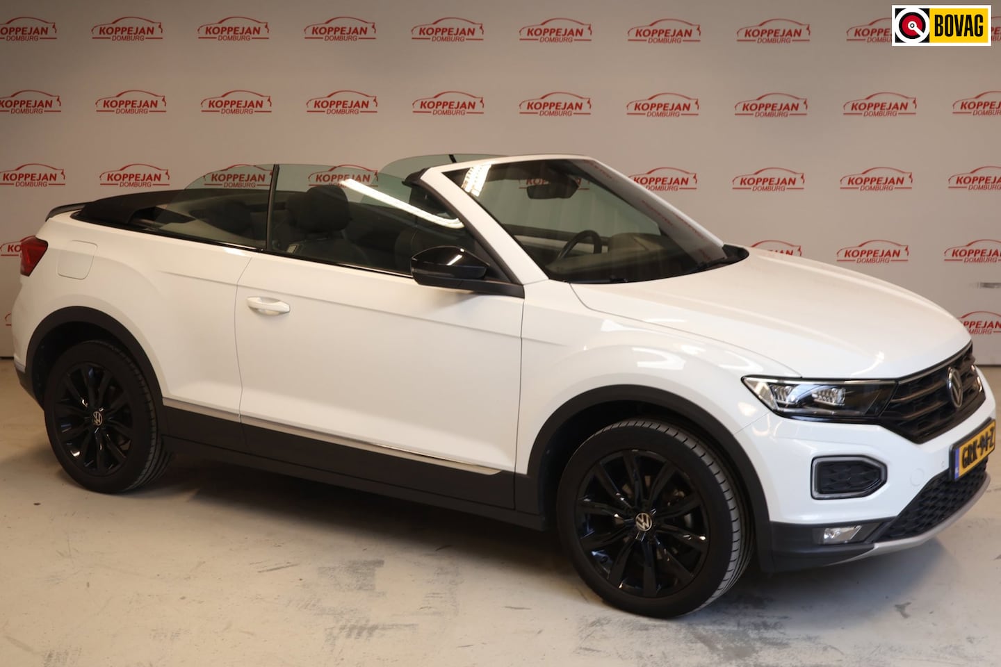 Volkswagen T-Roc Cabrio - 1.5 TSI R-Line|LED|Afneembare Trekhaak|Beast audio| Stoel/stuurverwarming| - AutoWereld.nl