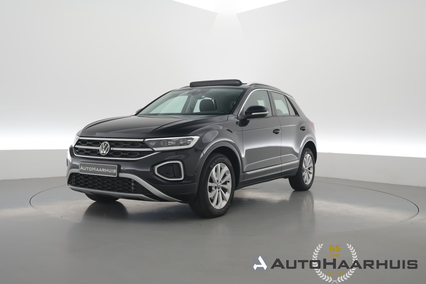 Volkswagen T-Roc - 1.5 TSI Style DSG | Pano | Afn. Trekhaak | Matrix LED | Massage | Stoelverw. | Adapt. Cru - AutoWereld.nl