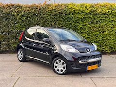 Peugeot 107 - 1.0-12V Millesim 5 deurs Airco Centrale deurvergrendeling