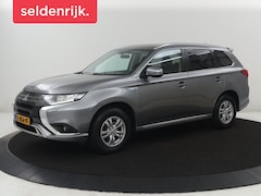 Mitsubishi Outlander - 2.4 PHEV Pure | SOH 71% | Camera | Stoelverwarming | Trekhaak |