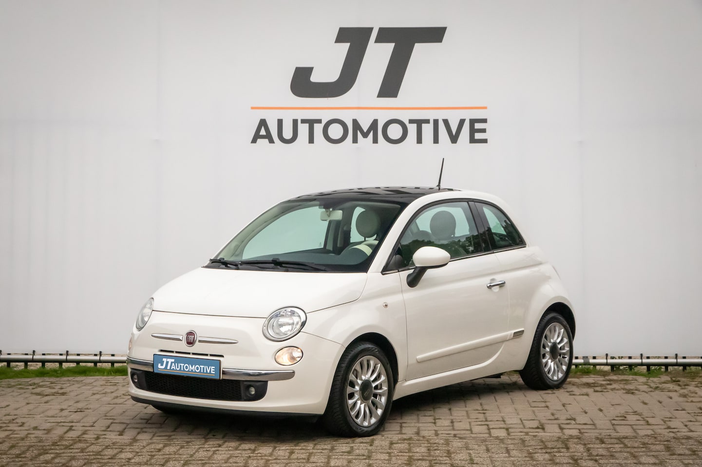 Fiat 500 - 0.9 TwinAir Lounge panoramadak | PDC | Airco | Radio | Elektrische ramen | lichtmetalen ve - AutoWereld.nl