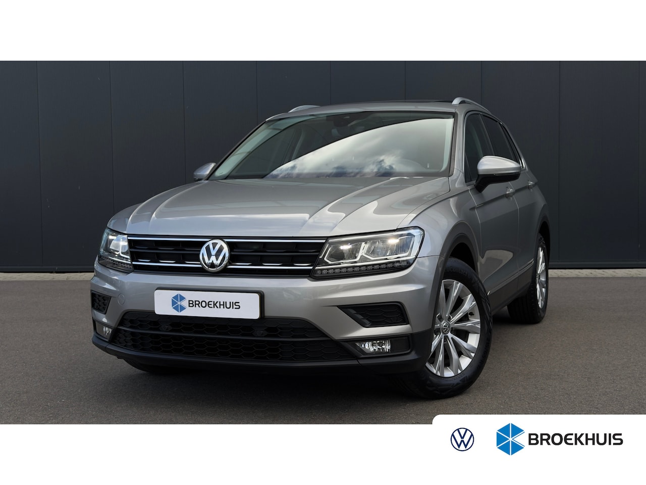 Volkswagen Tiguan - 1.4 TSI Comfortline Business | Panoramadak | Navi | Stoelverwarming | - AutoWereld.nl