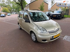 Toyota Yaris Verso - AUTOMAAT / Rijdt en schakelt goed / Leuke auto