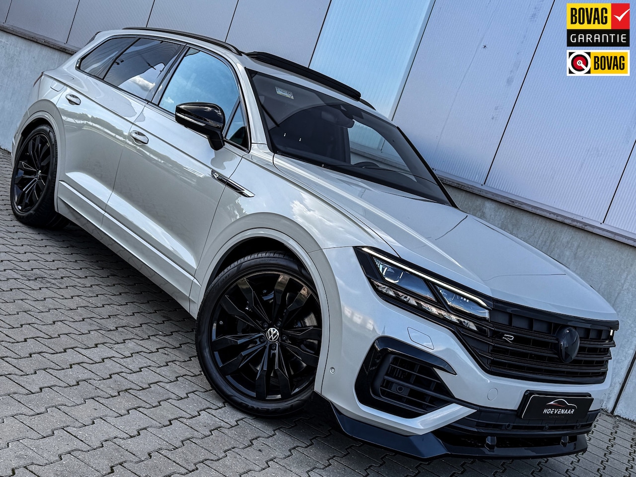 Volkswagen Touareg - 3.0 TSi eHybrid R 462Pk Puglia Sechura Pano Massage - AutoWereld.nl