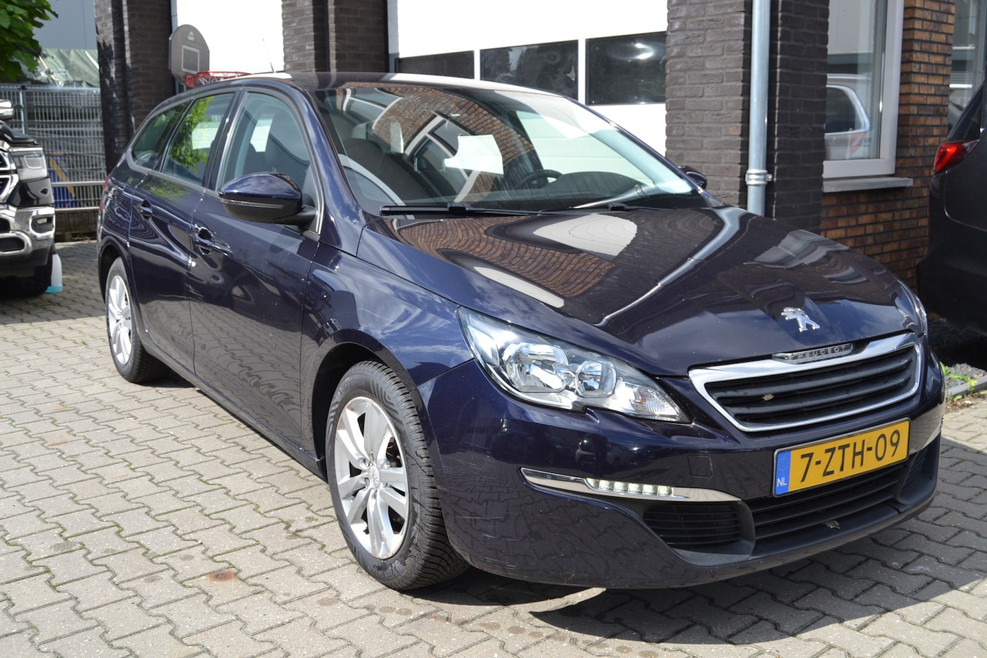 Peugeot 308 SW - 1.2 e-THP Active 1.2 e-THP Active - AutoWereld.nl