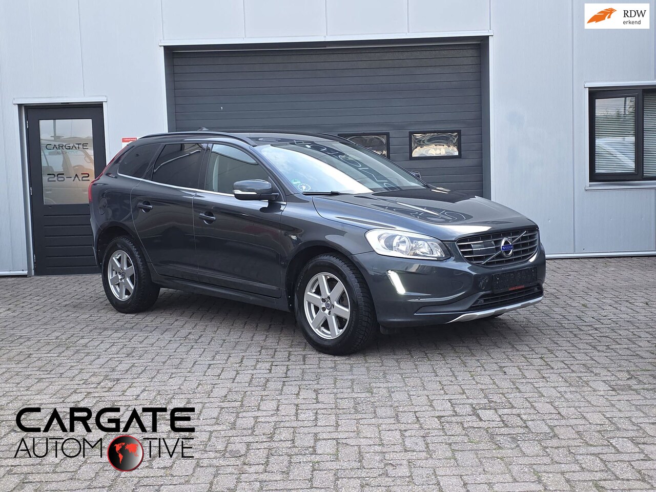 Volvo XC60 - 2.0 D4 FWD Summum|Leer|Navi|Aut|Laneassit| - AutoWereld.nl