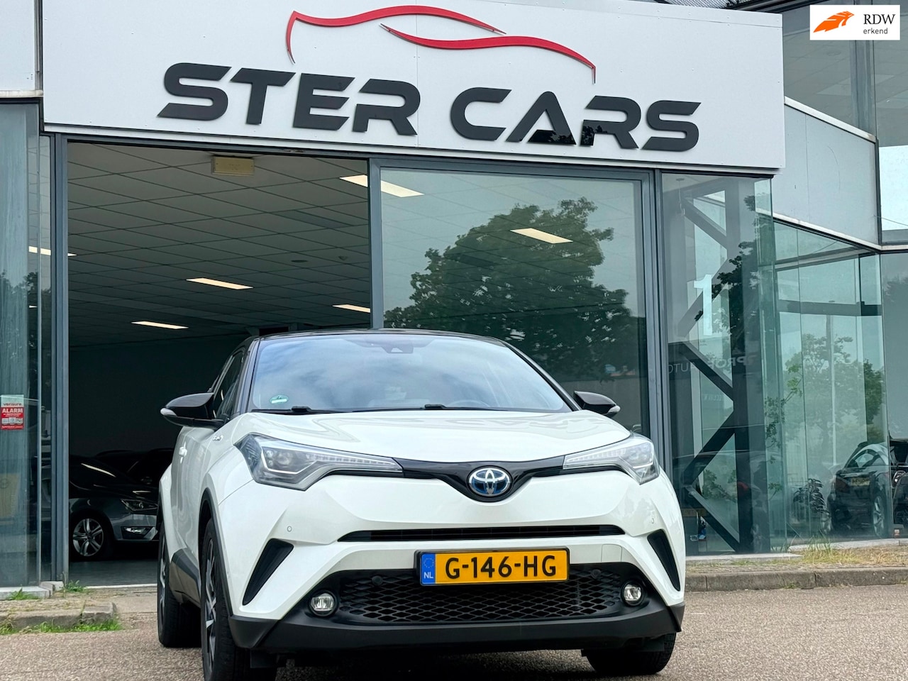 Toyota C-HR - 1.8 Hybrid Bi-Tone Plus 1.8 Hybrid Bi-Tone Plus, Leer, Dodehoek Sensoren, Stoelverwarming, Navi - AutoWereld.nl