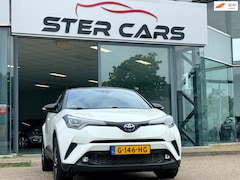 Toyota C-HR - 1.8 Hybrid Bi-Tone Plus, Leer, Dodehoek Sensoren, Stoelverwarming, Navi