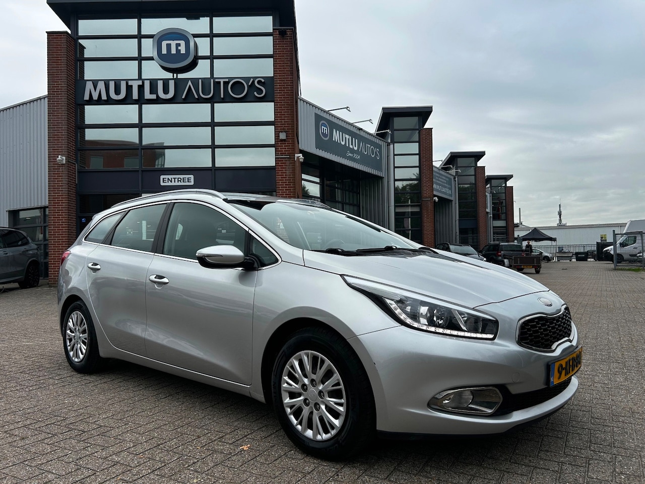 Kia Cee'd Sportswagon - 1.6 GDI Comfort Pack Airco NAP APK - AutoWereld.nl