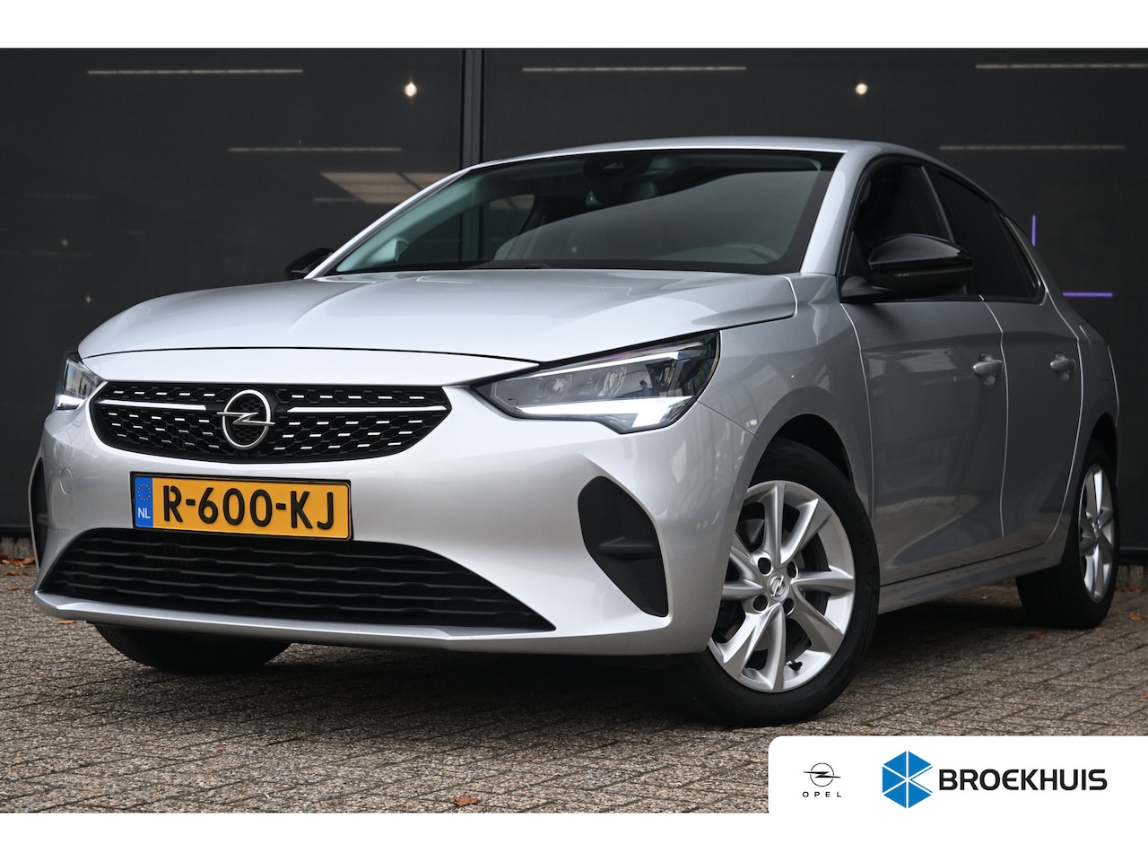 Opel Corsa - 1.2 Elegance 100pk | Dealeronderhouden | Navi By App | Climate Control | Parkeersensoren | - AutoWereld.nl