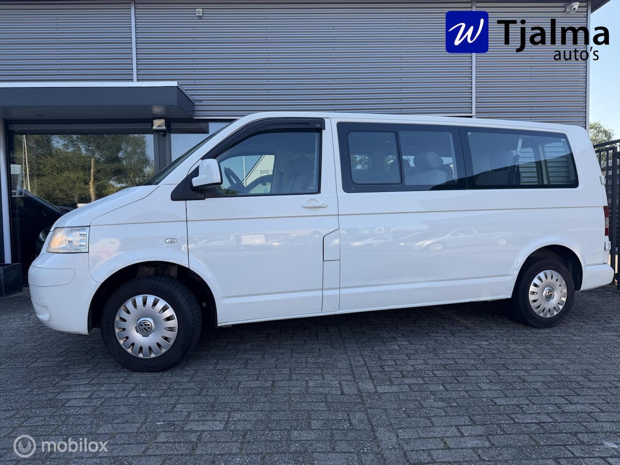 Volkswagen Transporter Kombi - Multivan 9 persoons L2 lengte 2 2.0 340 Trendline - AutoWereld.nl
