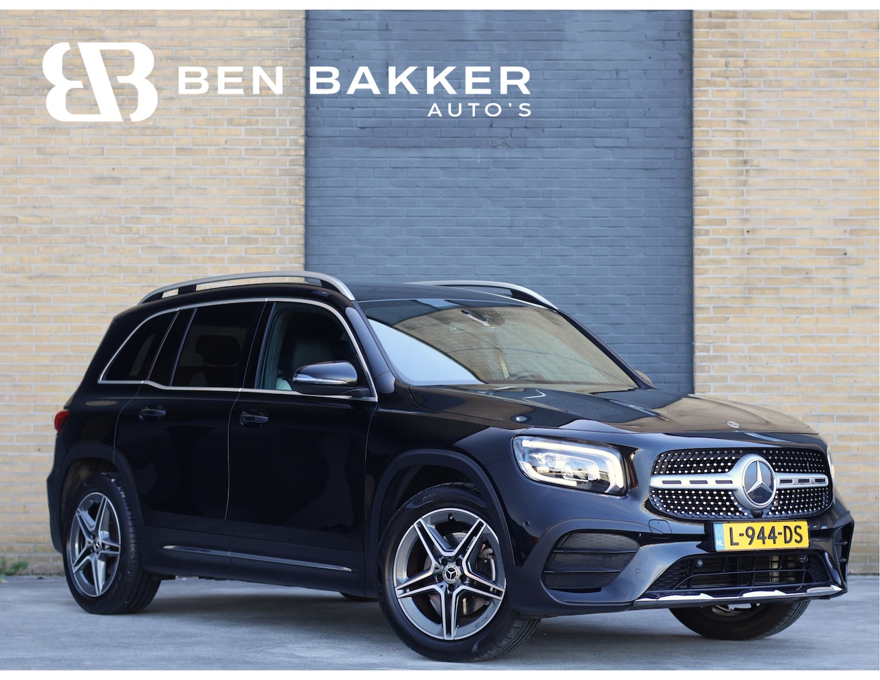 Mercedes-Benz GLB - 200 Business Solution AMG Automaat | Haak | Stoelverwarming - AutoWereld.nl