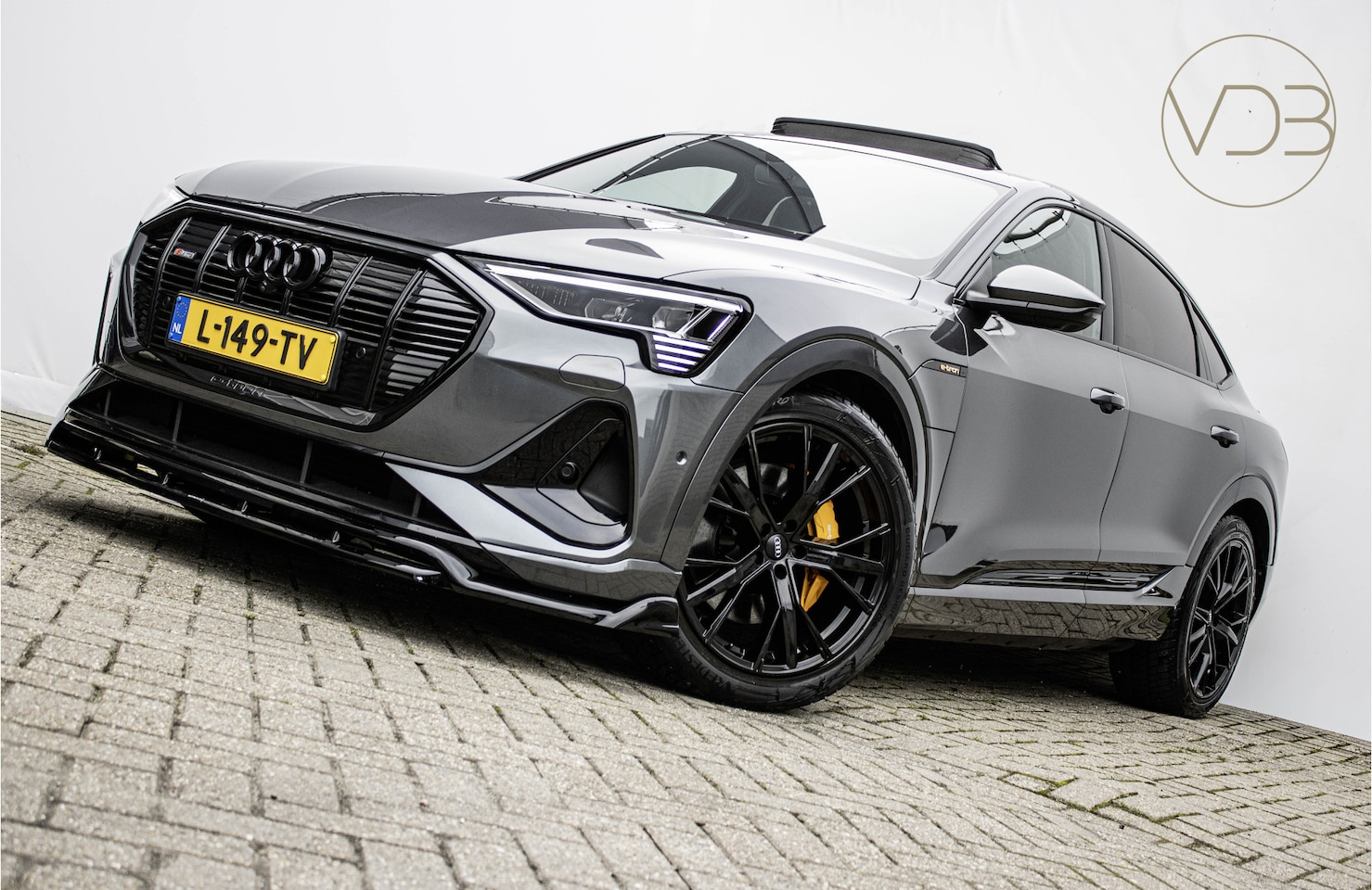 Audi e-tron Sportback - 55 SOH 91,6% S-Line PANO LEER TREKHAAK 360GR Origineel NL - AutoWereld.nl