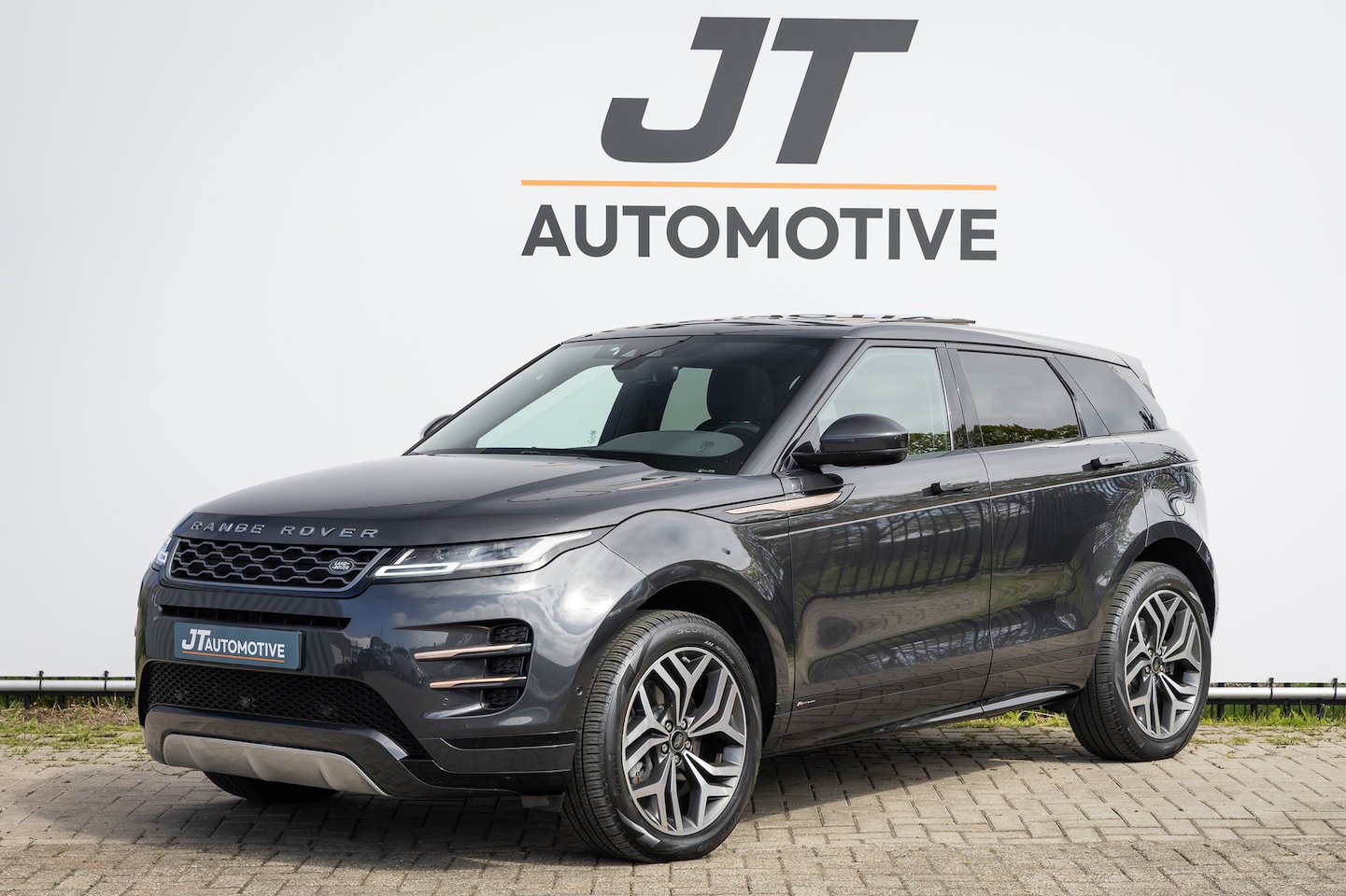 Land Rover Range Rover Evoque - 1.5 P300e AWD R-D SE Panoramadak | Stoelverwarming | Elektrische stoel | Camera | Pdc | Ca - AutoWereld.nl