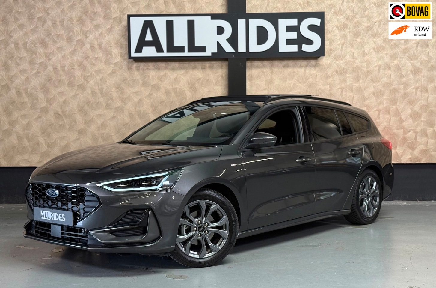 Ford Focus Wagon - 1.0 EcoBoost Hybrid ST-Line | Led | Stoelverwarming | Carplay | Stuurverwarming | Parkeers - AutoWereld.nl