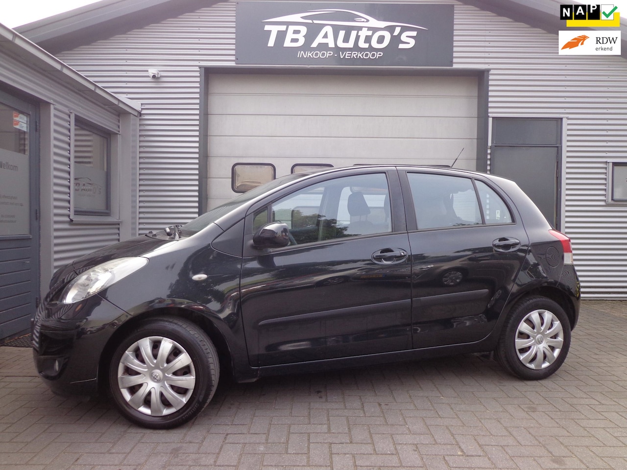 Toyota Yaris - 1.3 VVTi Aspiration 5-DRS AIRCO / APK 16-09-2027 ! - AutoWereld.nl
