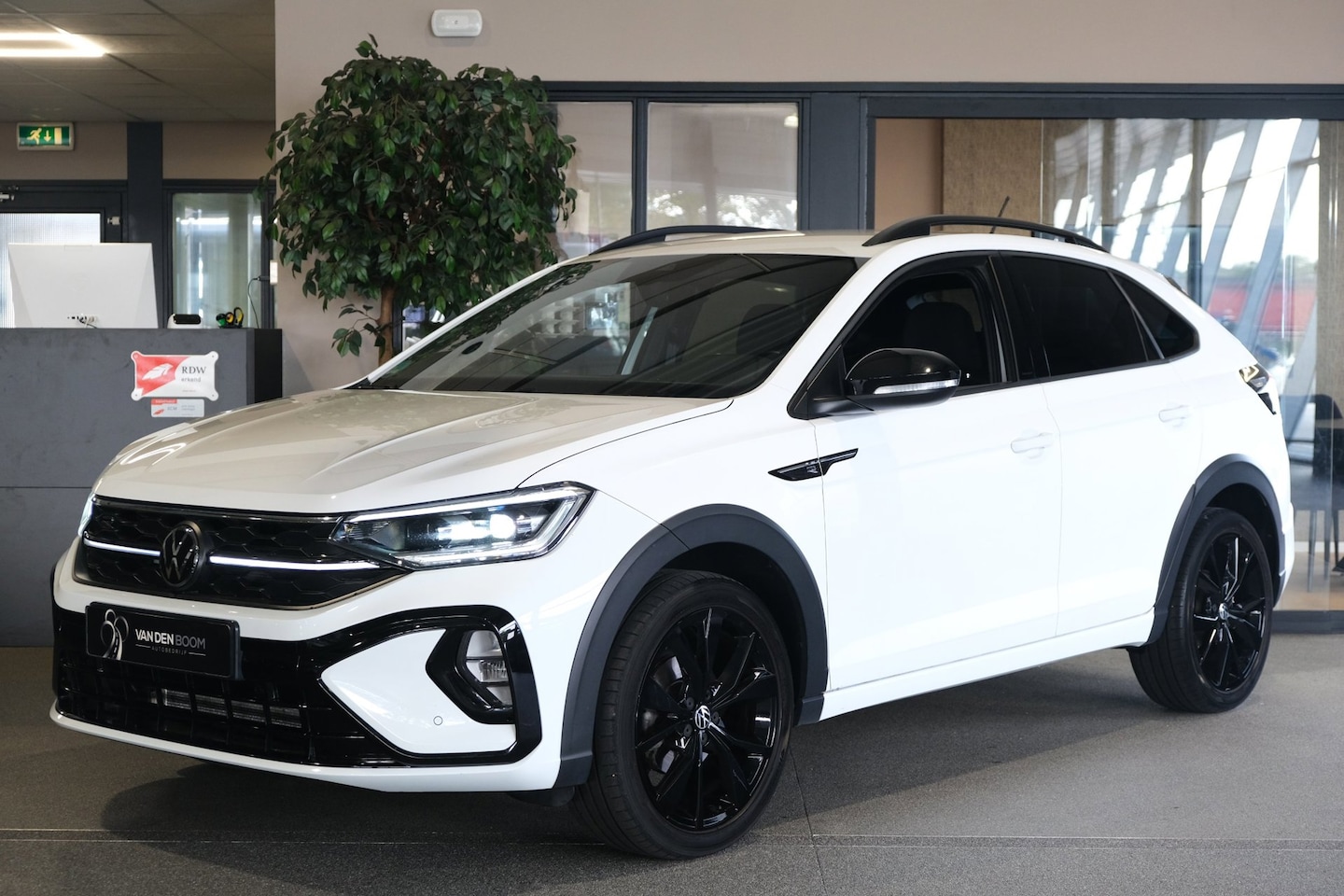 Volkswagen Taigo - 1.0 TSI 2x R-Line 110PK DSG Black Style IQ Matrix Led Cam Virtual - AutoWereld.nl