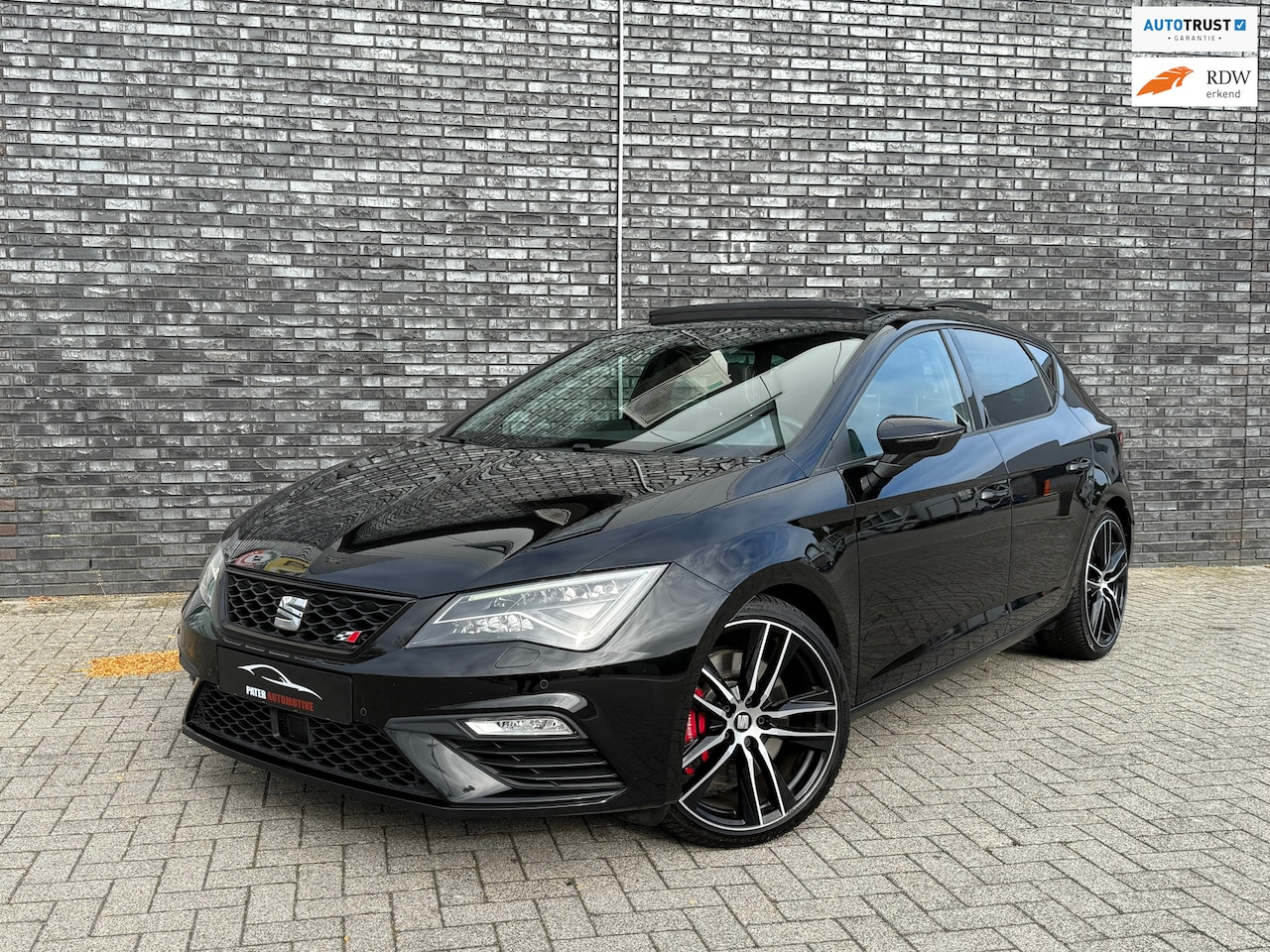SEAT Leon - 2.0 TSI CUPRA 300 Pano|ACC|Camera|Keyless|Apple Carplay|DAB - AutoWereld.nl