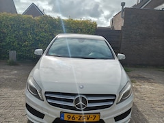 Mercedes-Benz A-klasse - 180 Ambition 170 PK AMG SPORT + PANO/LEDER/ALCANTARA / XENON / 18 INCH