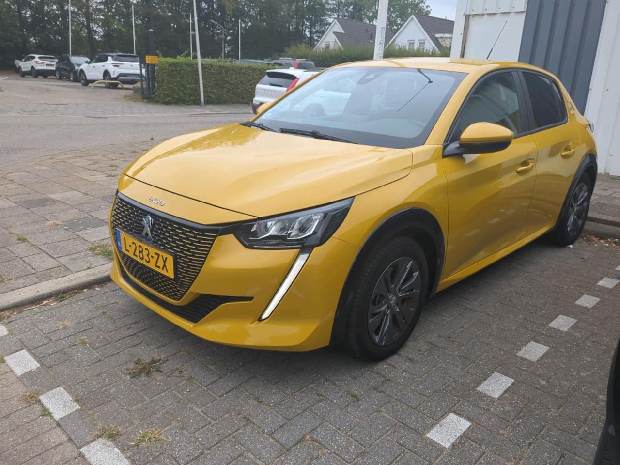 Peugeot e-208 - EV Active Pack 50 kWh | Navigatie | Parkeersensoren | Climate Control | Cruise Control | ! - AutoWereld.nl