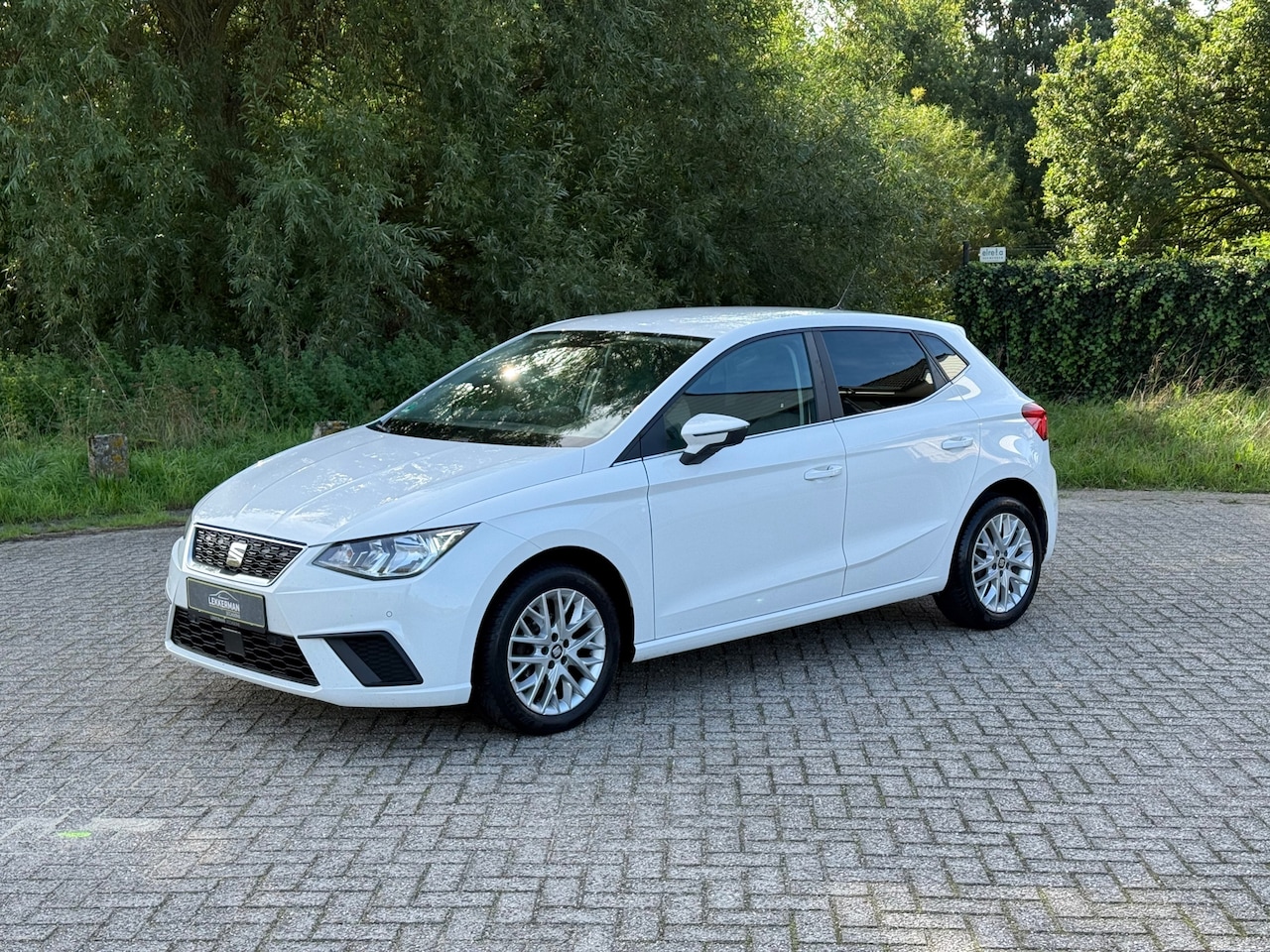 SEAT Ibiza - 1.0 TSI Excellence CAMERA I PDC I CLIMA I STOELVERW I BLUETOOTH - AutoWereld.nl