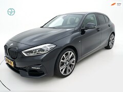 BMW 1-serie - 118i Executive Edition Sportline|140pk|Automaat|Sportstoelen|LED|Navi|Stoelverwarming|19in