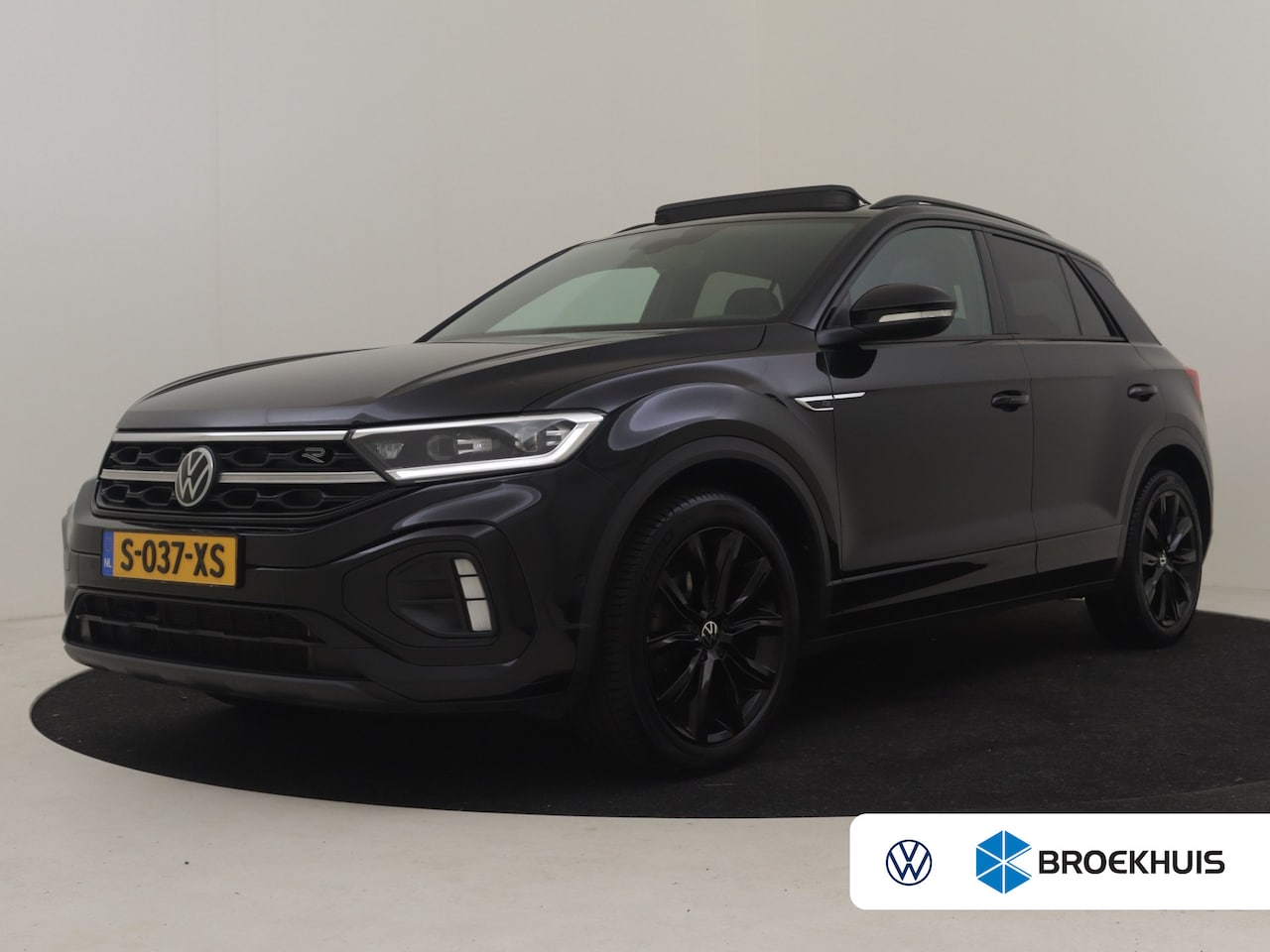 Volkswagen T-Roc - 1.5 TSI R-Line 150 PK DSG/AUTO | Elektr glazen pano-dak | Achteruitrijcamera | Cruise cont - AutoWereld.nl