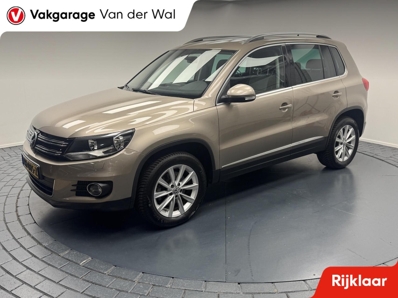 Volkswagen Tiguan - 1.4 TSi Sport&Style Trekhaak-Cr.contr-Clima-Panoramadak-Parkeersensoren-Stoelverwarming-Lm - AutoWereld.nl