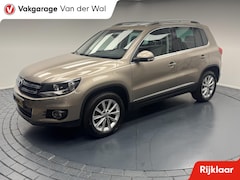 Volkswagen Tiguan - 1.4 TSi Sport&Style Trekhaak-Cr.contr-Clima-Panoramadak-Parkeersensoren-Stoelverwarming-Lm