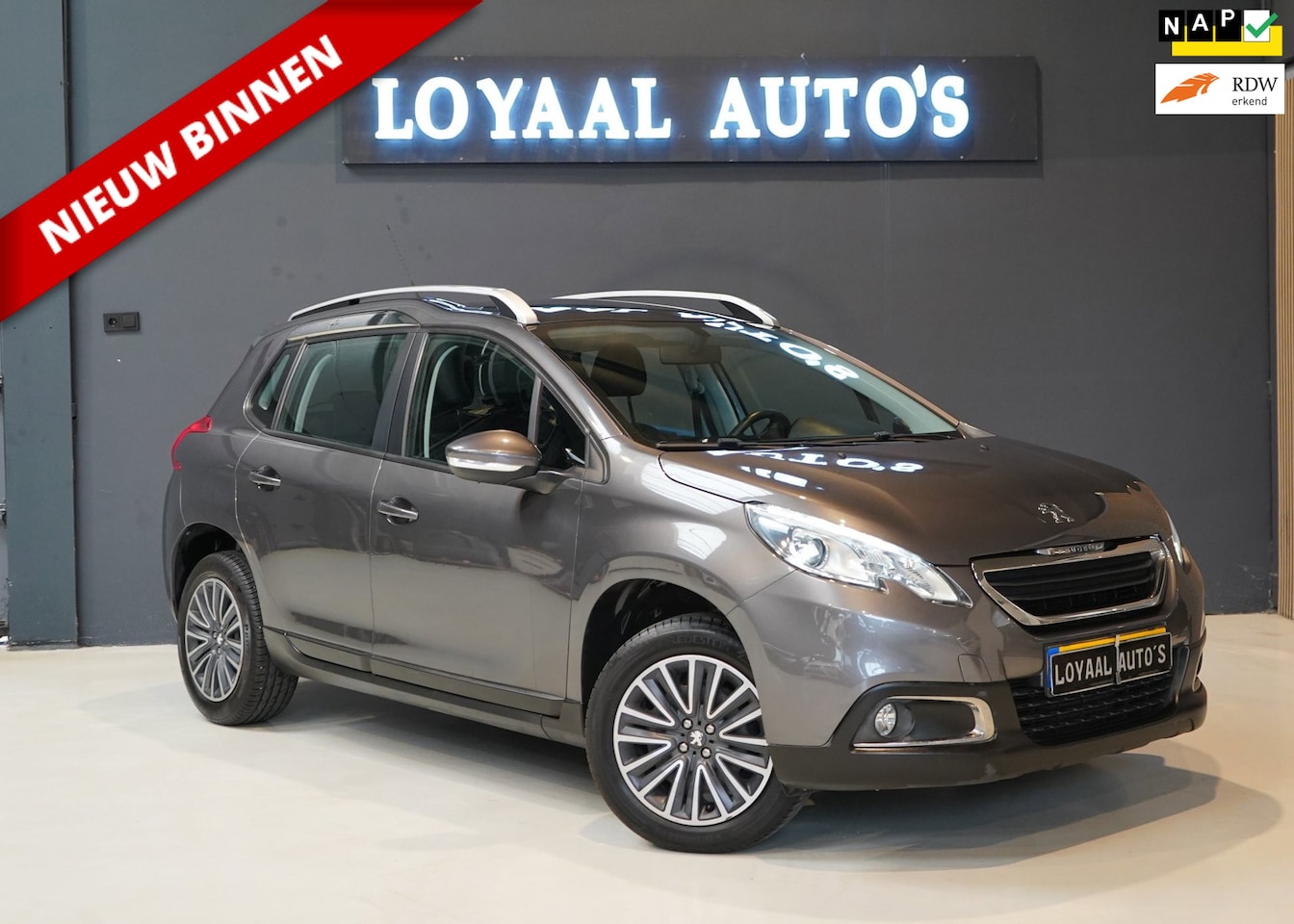 Peugeot 2008 - 1.2 PureTech Blue Lion | AUT | CRUISE | PDC | PANODAK | NAVI | AIRCO | NAP | APK - AutoWereld.nl