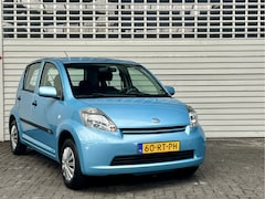 Daihatsu Sirion 2 - 1.0-12V Trend CONSIGNATIE Rijklaarprijs