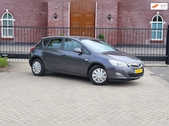 Opel Astra - 1.4 Edition / 1e Eigenaar / Airco / Cruise / Dealer onderhouden