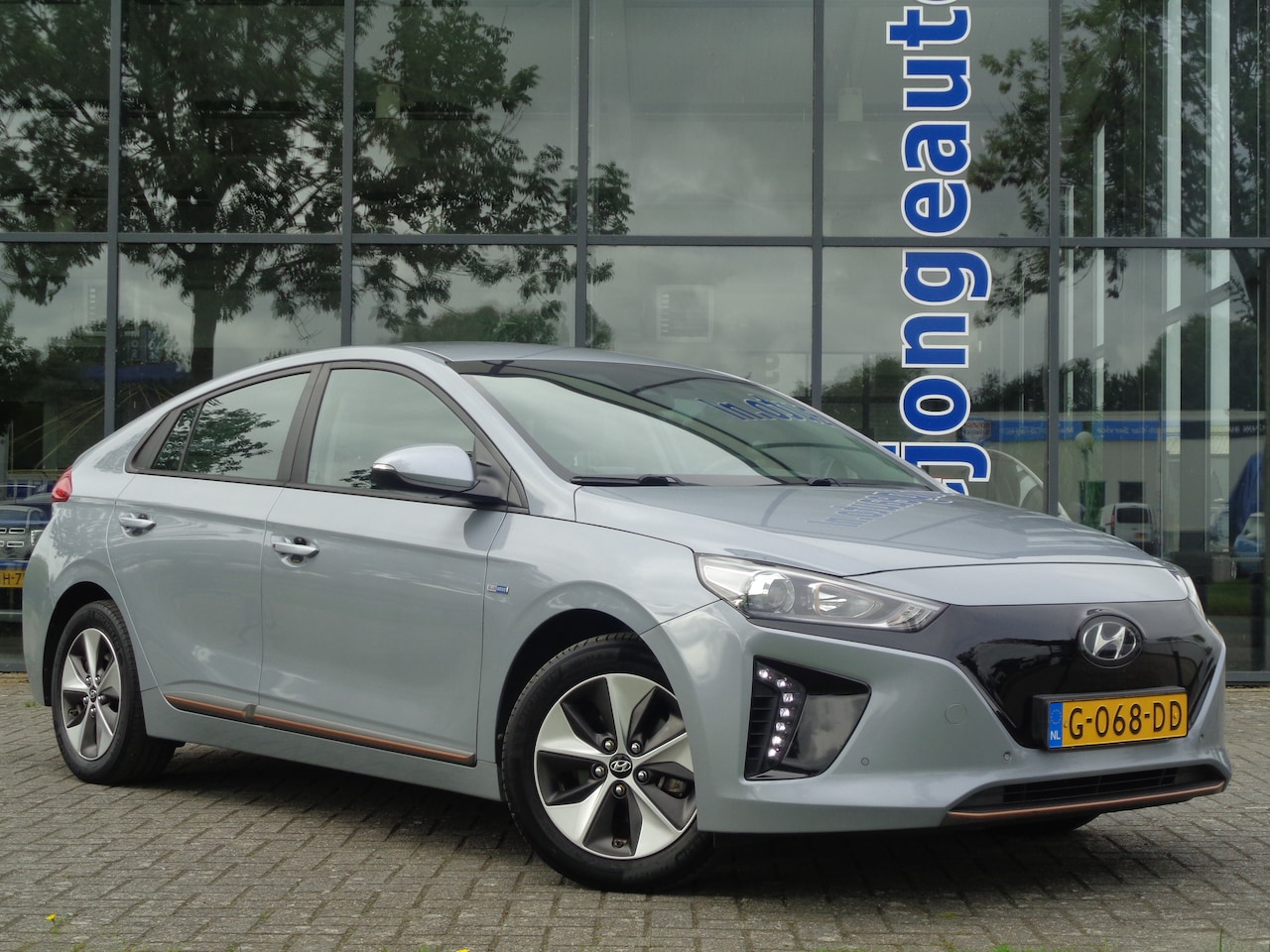 Hyundai IONIQ - Comfort EV Automaat Clima Navi Parkeersensoren Camera Cruise SOH 100% Zuinig NL - AutoWereld.nl