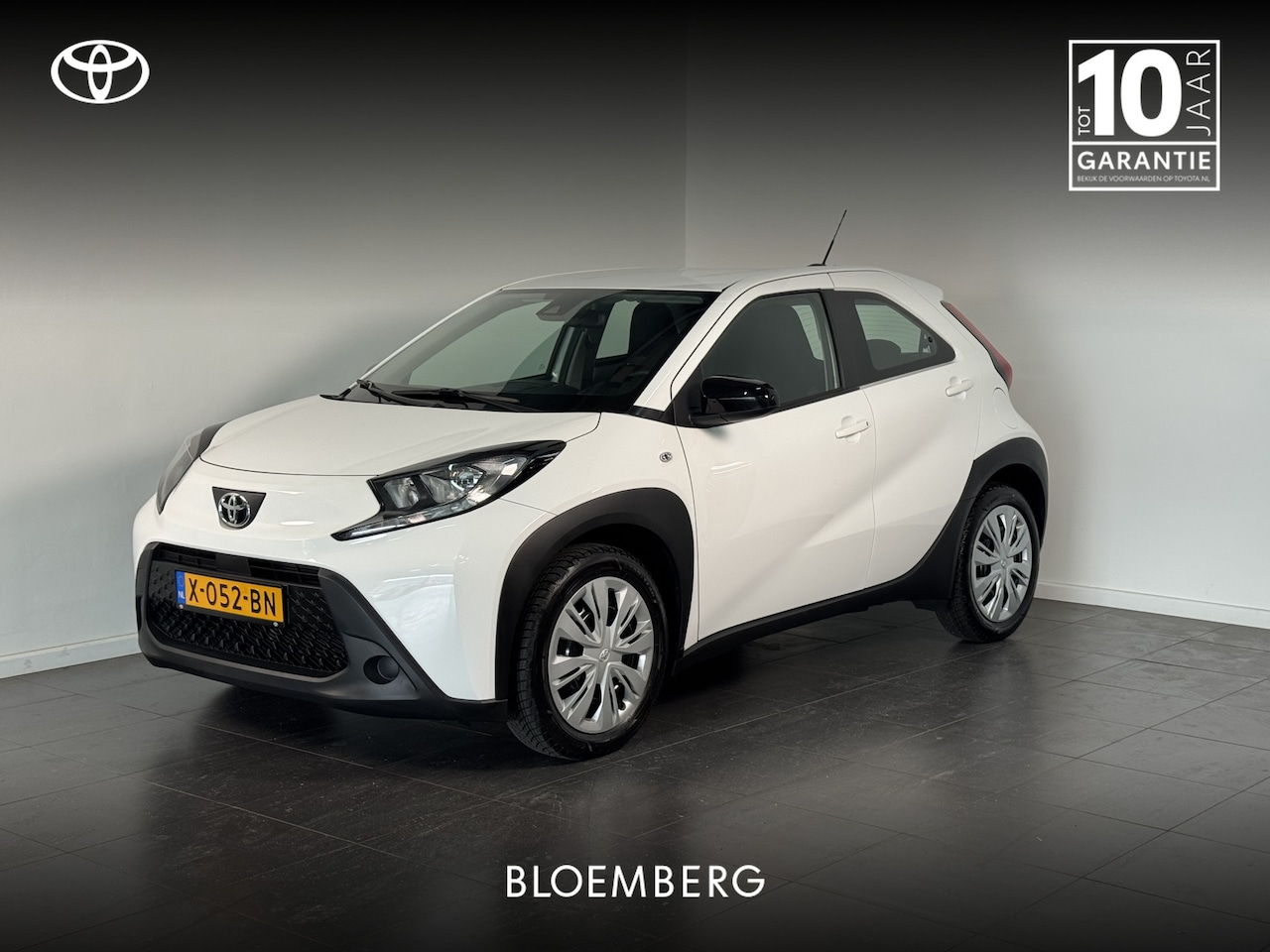 Toyota Aygo X - 1.0 VVT-i MT Play | All Seasons | CarPlay | Achteruitrijcamera | - AutoWereld.nl