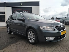 Skoda Octavia Combi - 1.6 TDI Automaat/Leer/Navi/Stoelverwarming