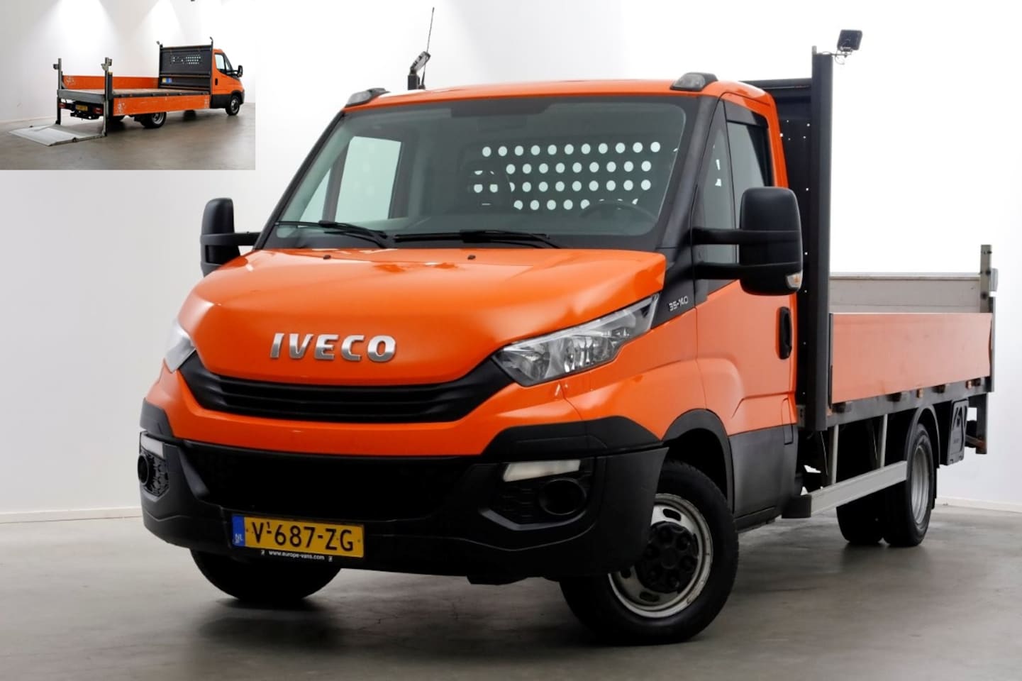 Iveco Daily - 35C14 136pk E6 Open Laadbak met laadklep en trekhaak 3500kg 04-2019 - AutoWereld.nl