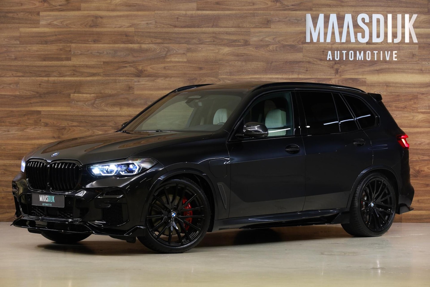BMW X5 - xDrive45e M-Sport|Individual|Massage|Skylounge|Ventilatie| - AutoWereld.nl