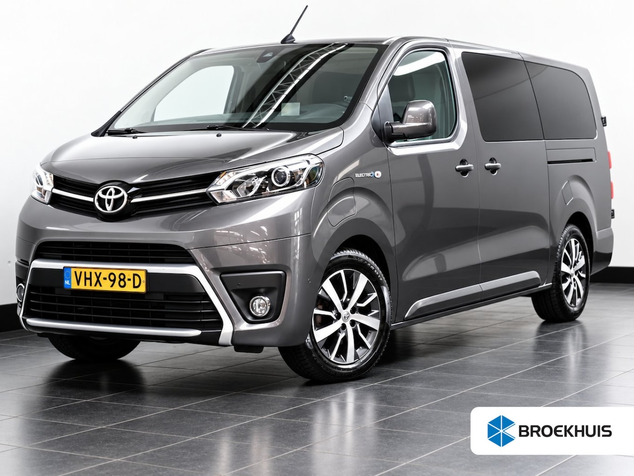 Toyota ProAce Electric Worker - 75KWH EXTRA RANGE INNOVATOR LONG / NAVI / LEDER / CLIMA / KEYLESS / CAMERA / APPLE CARPLAY - AutoWereld.nl