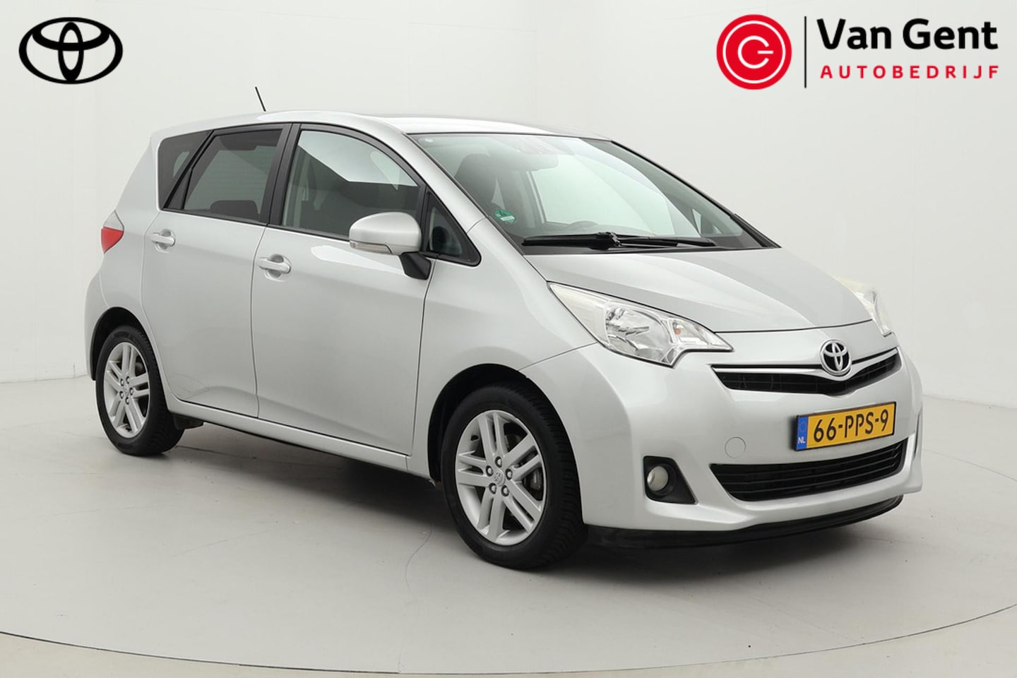Toyota Verso S - 1.3 VVT-i Dynamic | Trekhaak | Keyless | Clima | Camera | Bluetooth | Elektrische ramen vo - AutoWereld.nl
