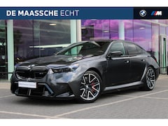 BMW M5 - 5 Serie Automaat / Trekhaak / M Drive Professional / Comfort Access / Adaptieve LED / Bowe
