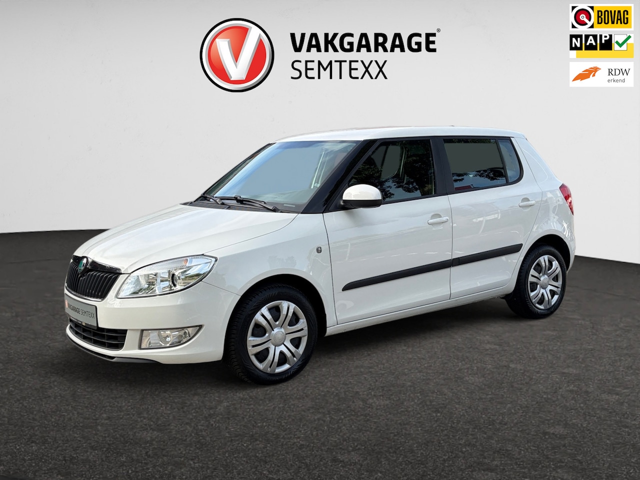 Skoda Fabia - 1.2 TSI Ambition | Automaat | Airco | PDC Achter | Slechts 111844 KM | Orig. Nederlandse A - AutoWereld.nl
