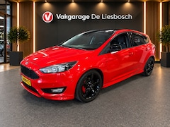Ford Focus - 1.5 Red Edition / navi / cruisecontrol / nieuwe motor / super nette staat