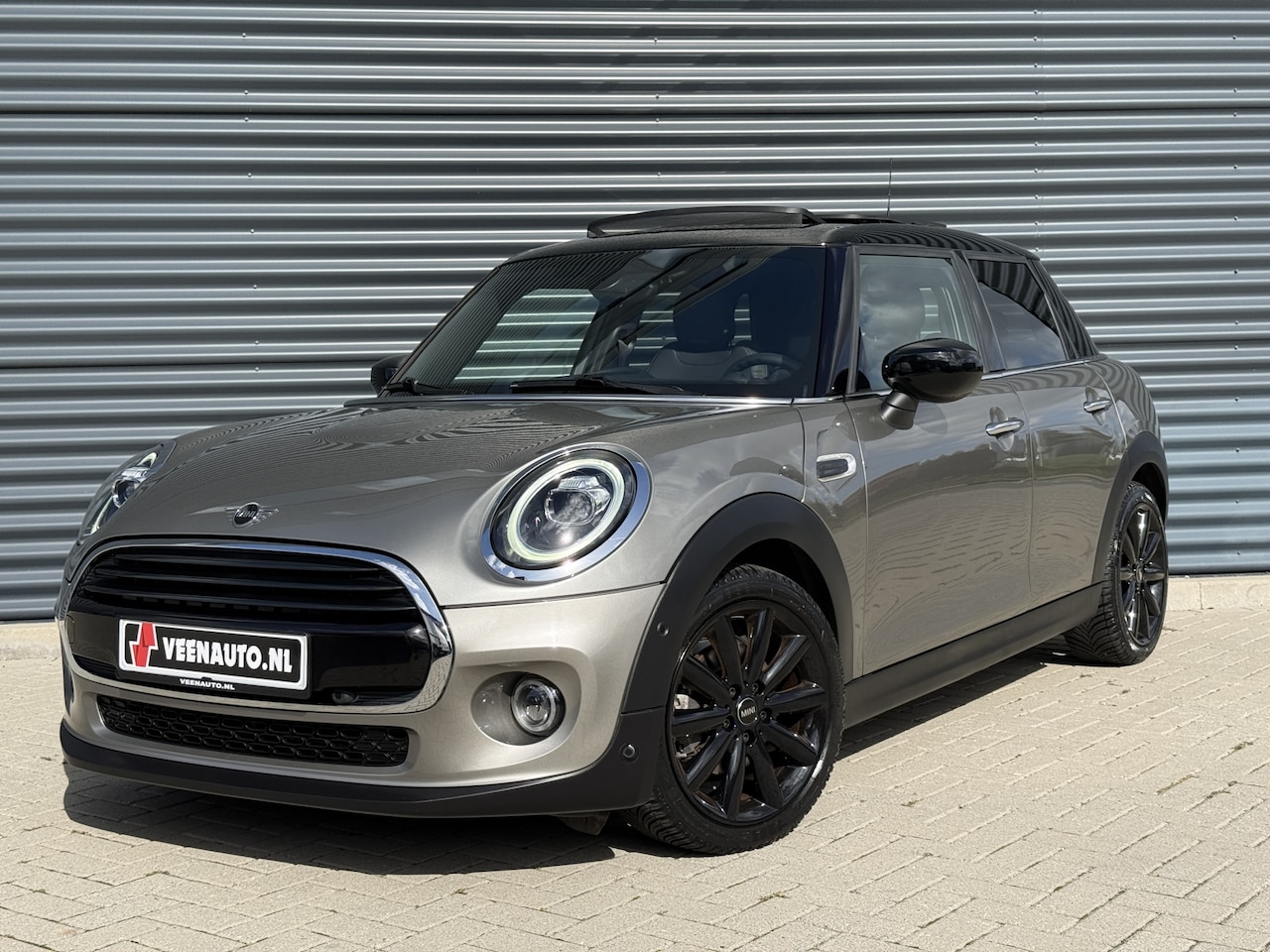MINI 5-Deurs - 1.5 Cooper Chili Pano/Leder/Apple - AutoWereld.nl