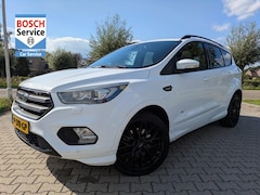 Ford Kuga - 1.5 EcoBoost ST Line 4WD 182pk I Nieuwe distributie I Camera I Trekhaak I WinterPack I Pan