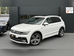 Volkswagen Tiguan - 1.5 TSI ACT 3x R-Line Pano|Keyless|Camera|Sfeer